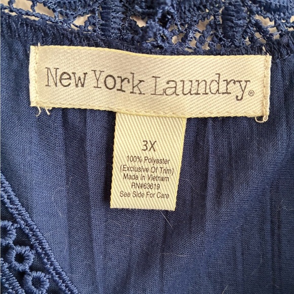💥New York Laundry Navy Cold Shoulder Lace Top 3X - Picture 7 of 9
